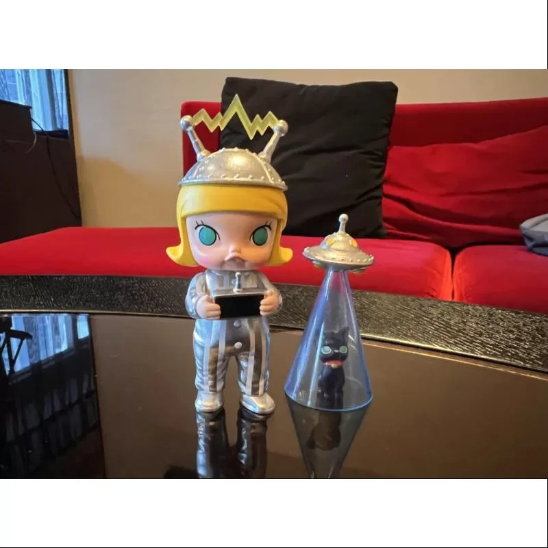 MOLLY Un día aburrido con Molly Serie secreta SALUDOS DESDE EL PLANETA MEOW (1/144)