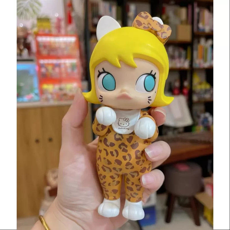 MOLLY X Hello Kitty Hello Molly Brown Edición limitada 2018