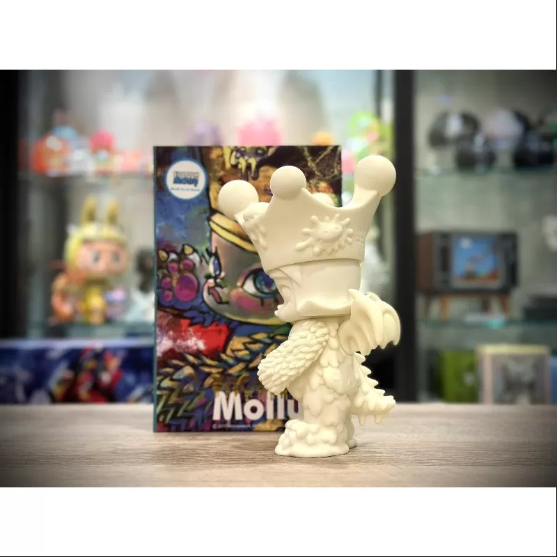 MOLLY X Instinctoy Erosion Molly Frank’s Blue G.I.D Blank 2017 Edición limitada