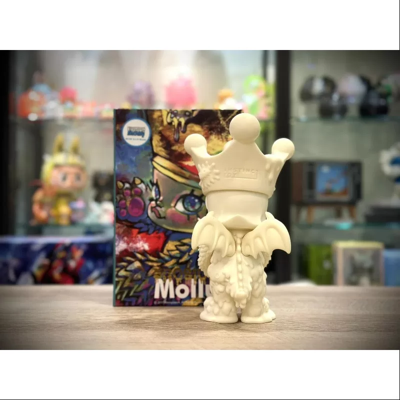 MOLLY X Instinctoy Erosion Molly Frank’s Blue G.I.D Blank 2017 Edición limitada MOLLY X Instinctoy Erosion Molly Frank’s Blue G.I.D Blank 2017 Edición limitada