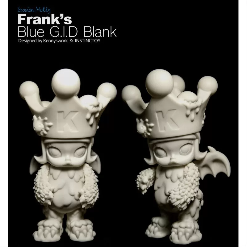 MOLLY X Instinctoy Erosion Molly Frank’s Blue G.I.D Blank 2017 Edición limitada MOLLY X Instinctoy Erosion Molly Frank’s Blue G.I.D Blank 2017 Edición limitada