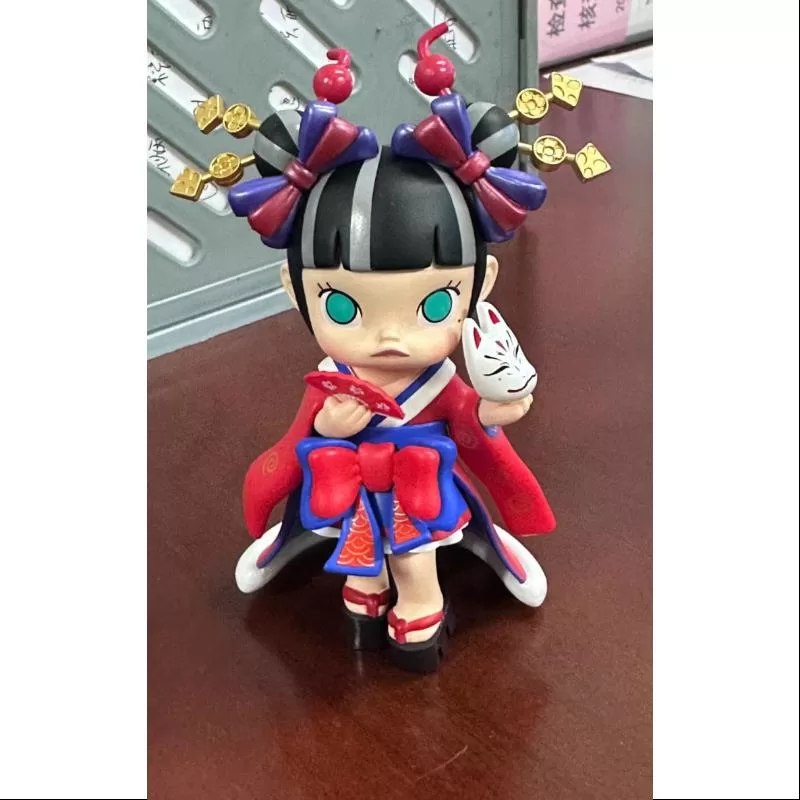 MOLLY X MIKA NINAGAWA MARIPOSA DE VERANO NOCTURNA Edición limitada