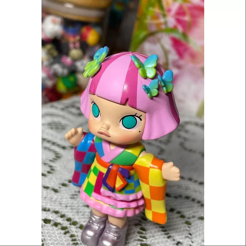 MOLLY X MIKA NINAGAWA NIGHTTIME RAINBOW BOB Edición limitada