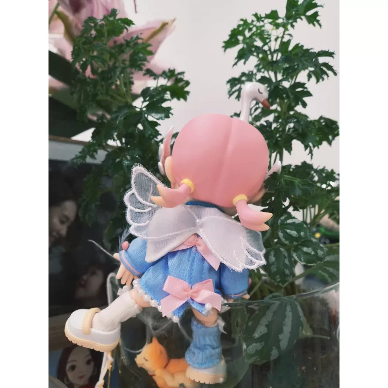 MOLLY se transforma en figuras de acción de cisne MOLLY se transforma en figuras de acción de cisne