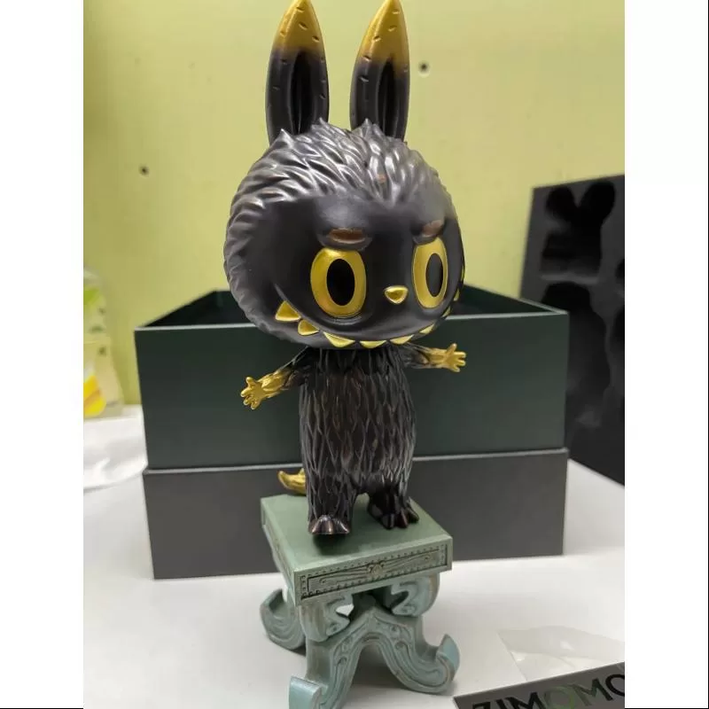 Máscara de bronce de Labubu The Monsters X Sanxingdui Archaeology (edición limitada)