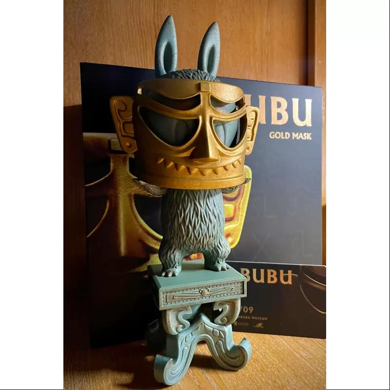 Máscara dorada de arqueología de Labubu The Monsters X Sanxingdui (edición limitada)