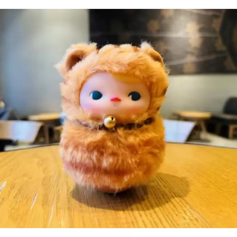 PUCKY Roly Poly Kitty Series Vinilo Peluche Atigrado Rojo