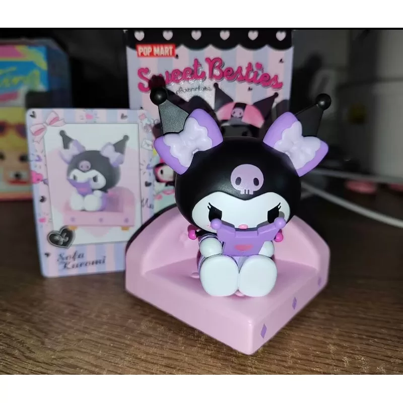 Personajes de Sanrio Serie Sweet Besties Sofá Kuromi