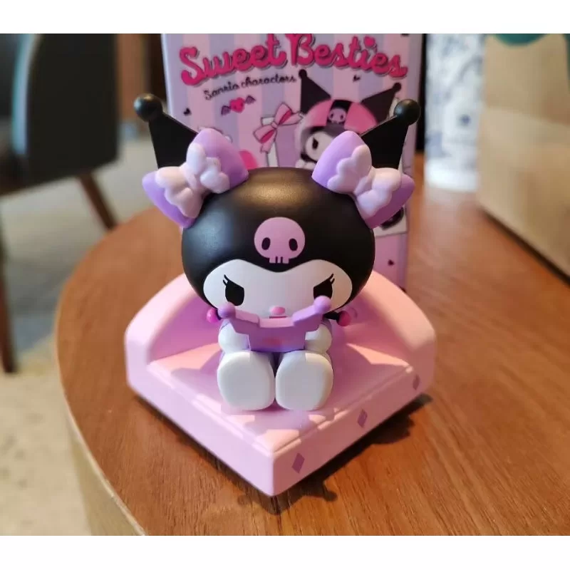 Personajes de Sanrio Serie Sweet Besties Sofá Kuromi