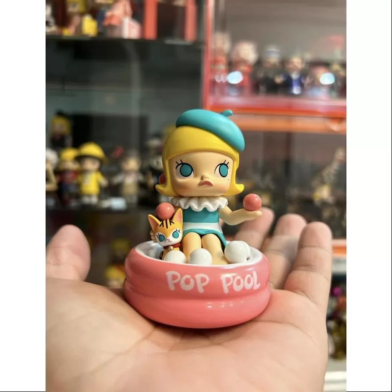 Reunión de MOLLY Pop Mart en la piscina de olas de Pop Land Series MOLLY