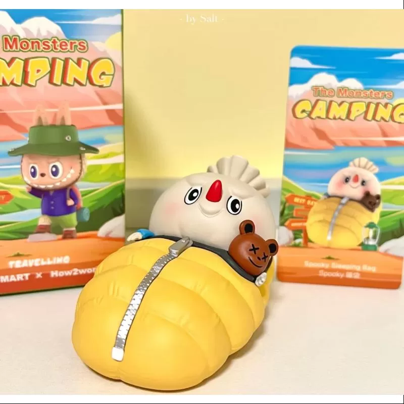 Saco de dormir espeluznante de la serie Camping de los Monstruos de Labubu