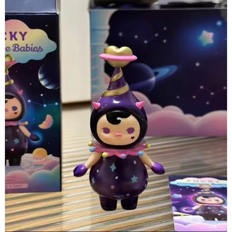 Serie Bebés Horóscopo PUCKY Bebé Escorpio