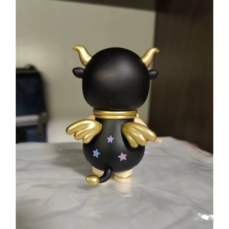 Serie Bebés Horóscopo PUCKY Bebé Tauro Serie Bebés Horóscopo PUCKY Bebé Tauro