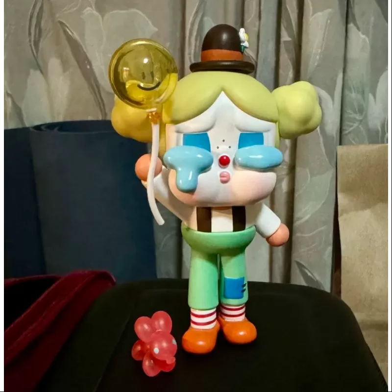 Serie Crybaby Crying Parade PAYASO DE PATAS LARGAS