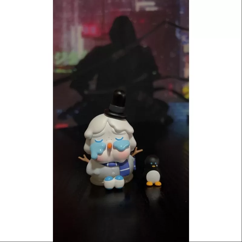 Serie Crybaby Lonely Christmas Un muñeco de nieve solitario