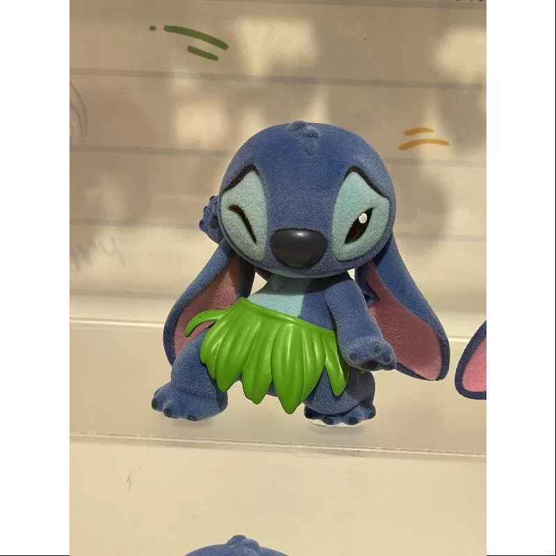Serie Disney Stitch Little Emotions Baila el hula