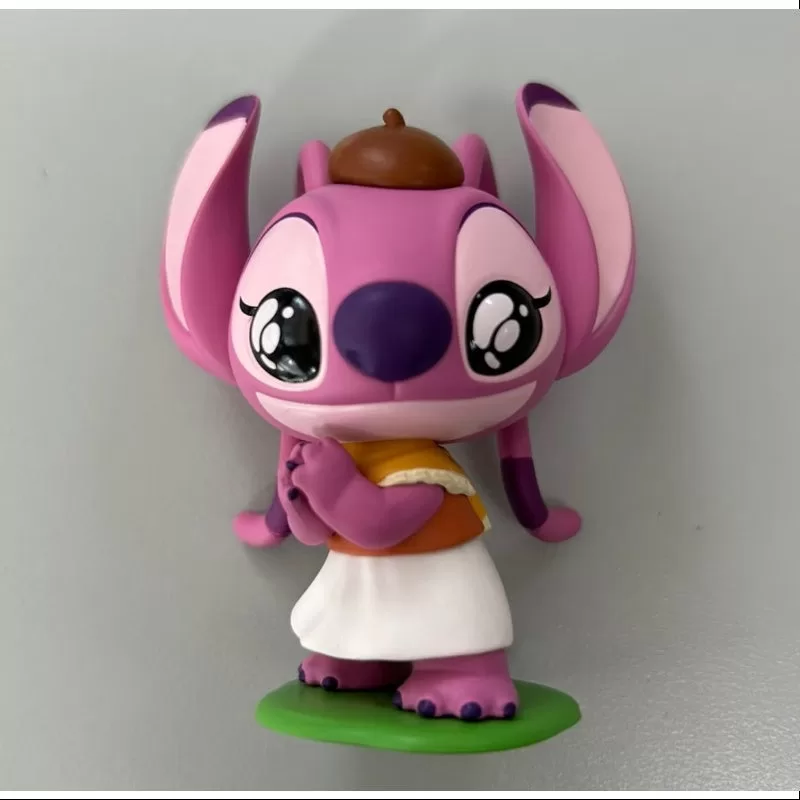 Serie Disney Stitch en una cita: Esperando regalos