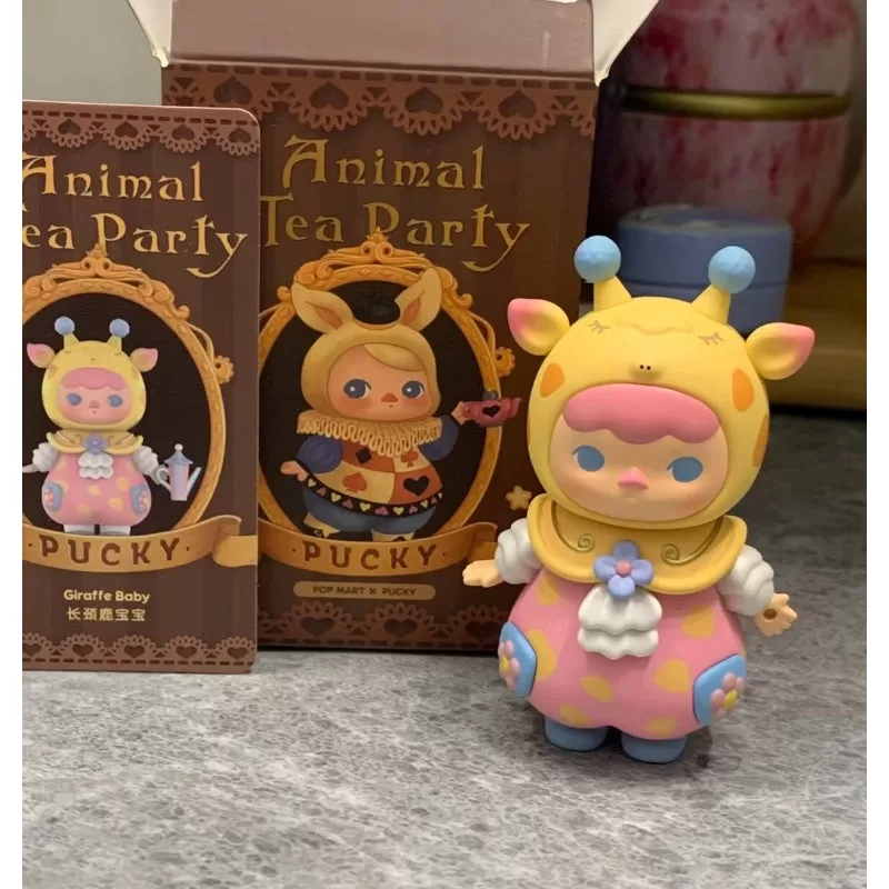 Serie Fiesta del Té Animal PUCKY Jirafa Bebé