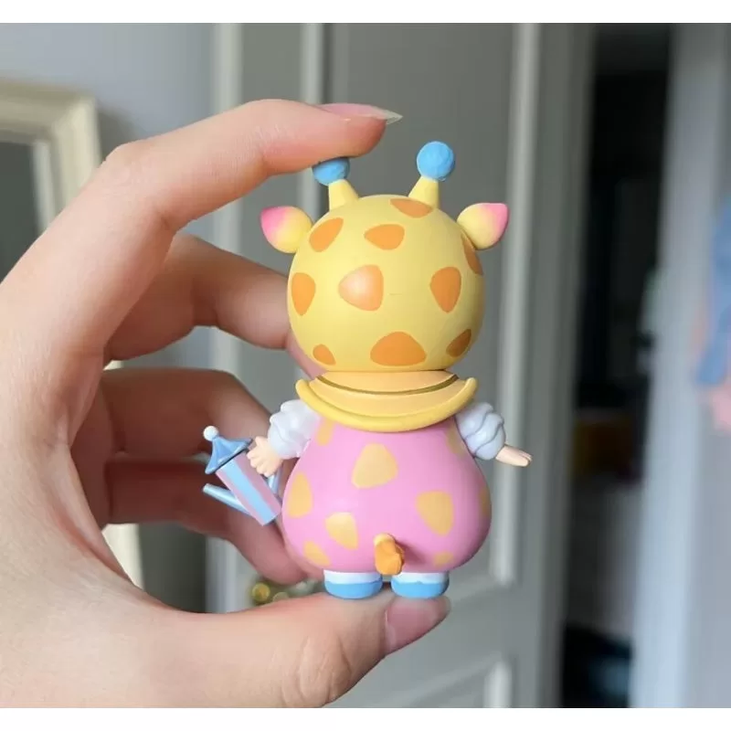 Serie Fiesta del Té Animal PUCKY Jirafa Bebé Serie Fiesta del Té Animal PUCKY Jirafa Bebé