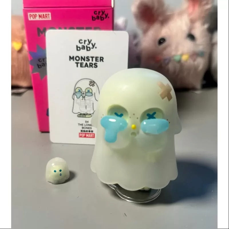 Serie Lágrimas del Monstruo Llorón El Hueso Solitario (Brilla en la Oscuridad)