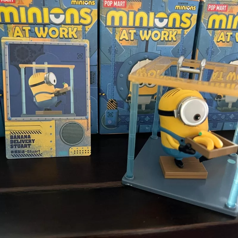 Serie Minions en el trabajo Entrega de plátanos Stuart