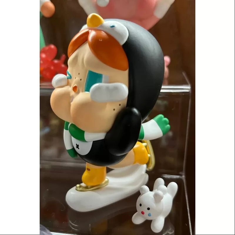 Serie Navidad solitaria de Crybaby Un pingüino solitario y perdido