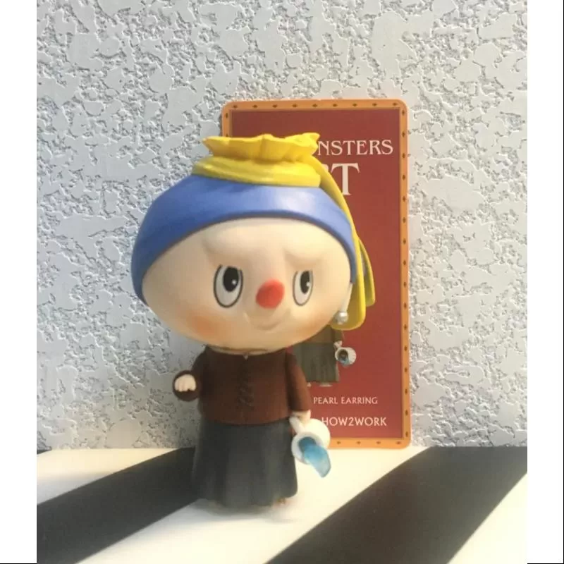 Serie de arte de Labubu Los Monstruos CHICA CON UN PENDIENTE DE PERLA