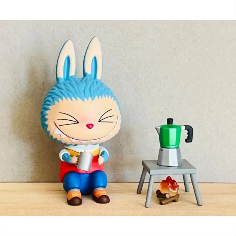 Serie de campamentos Labubu The Monsters, fogata