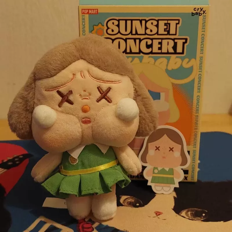 Serie de colgantes de peluche Crybaby Sunset Concert, color verde oscuro