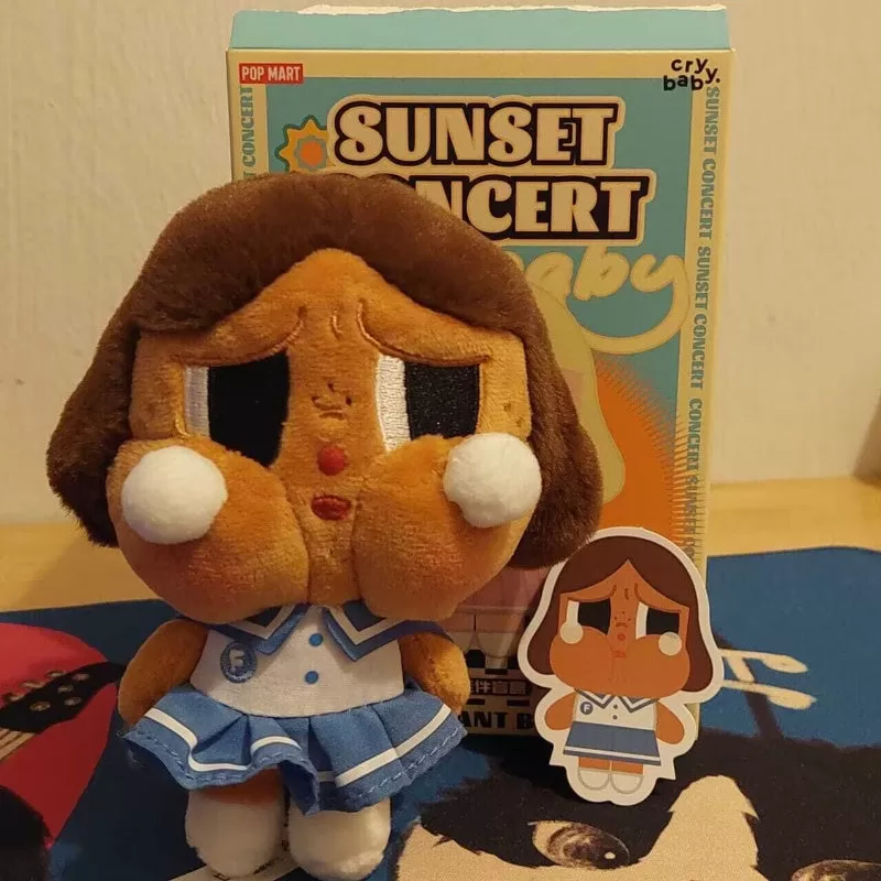 Serie de colgantes de peluche Crybaby Sunset Concert de color azul violáceo