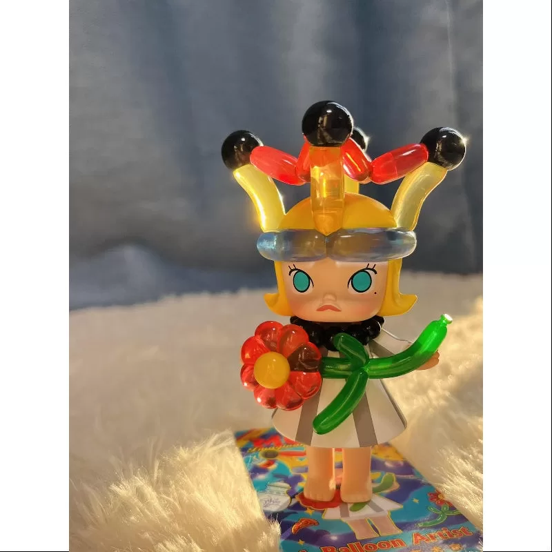 Serie de vagabundeos imaginarios de MOLLY Una artista de globos