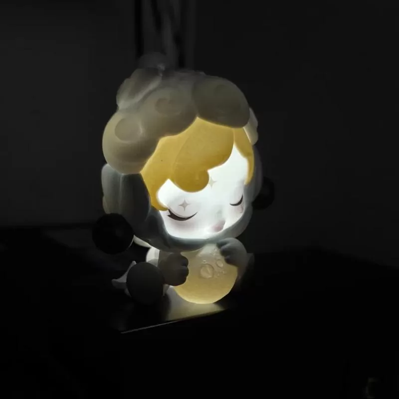 Skullpanda La Tinta Serie Flor de Ciruelo La Luna