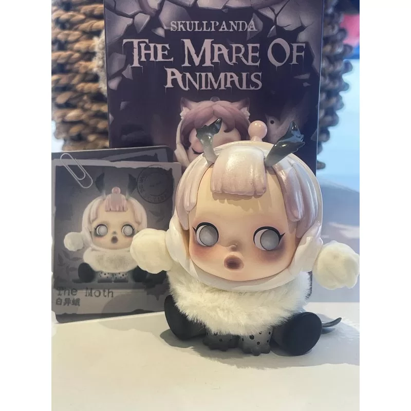 Skullpanda La Yegua de los Animales Serie La Polilla