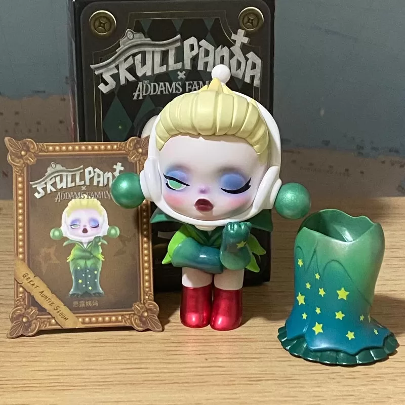 Skullpanda X La serie de la familia Addams La tía abuela Sloom