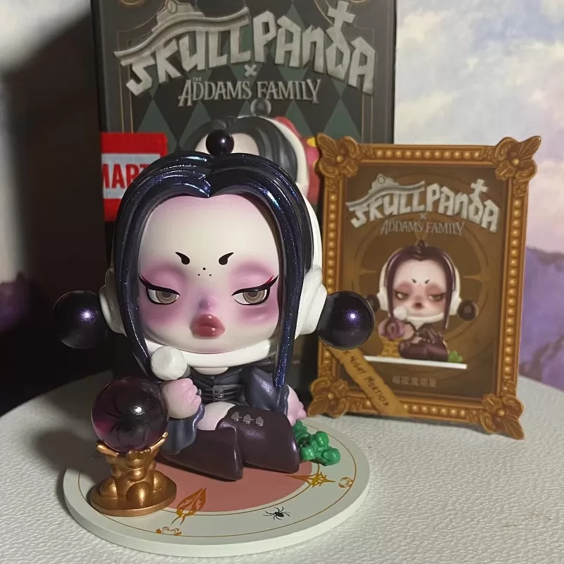 Skullpanda X La serie de la familia Addams Noche oscura Morticia