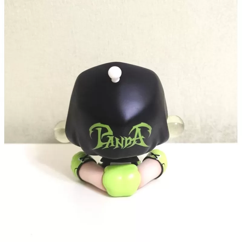 Viajero de la serie Ciudad de la Noche de Skullpanda Viajero de la serie Ciudad de la Noche de Skullpanda